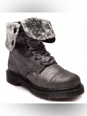 Dr. Martens Aimilita Gunmetal Glitter Skull Roses Fold Combat Boots Size 9 NWOT